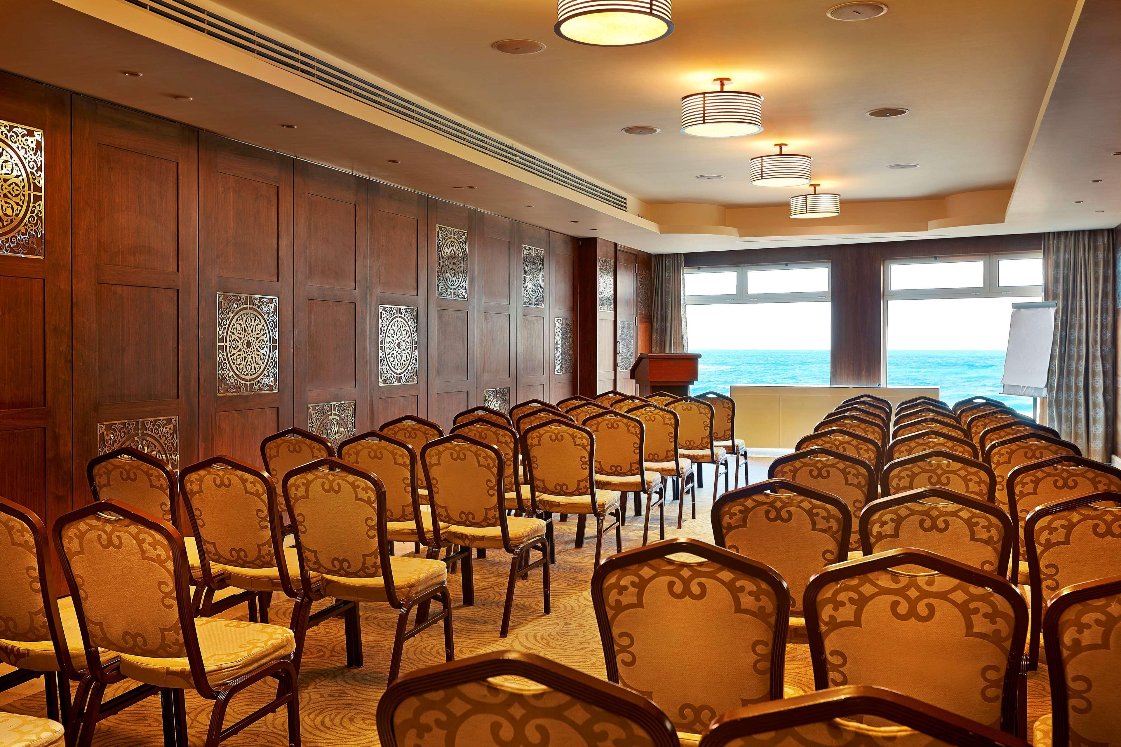 Hilton Alexandria Corniche Hotel Bagian luar foto The 2011 conference of the International Association of Students in Economics