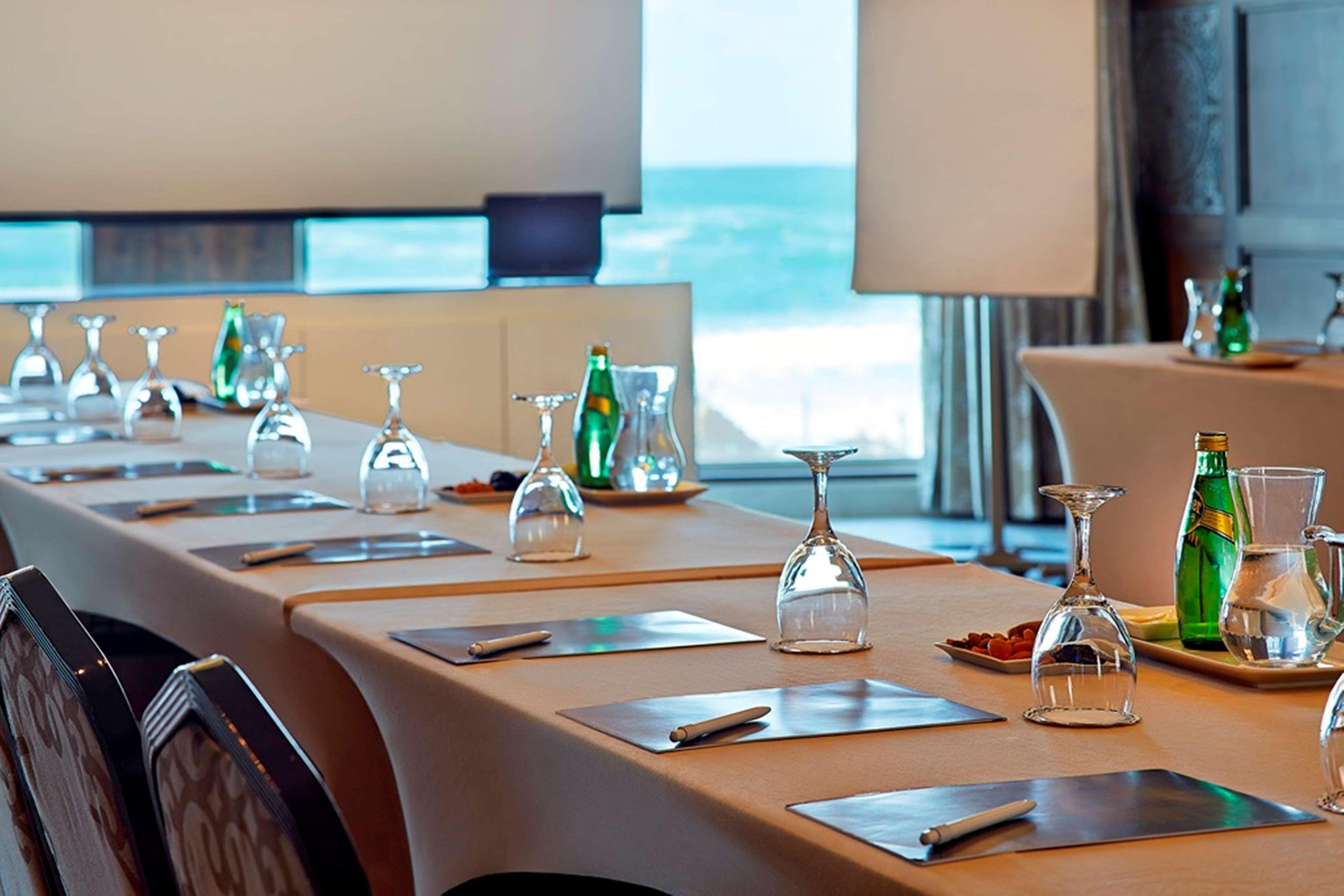 Hilton Alexandria Corniche Hotel Bagian luar foto Meeting room