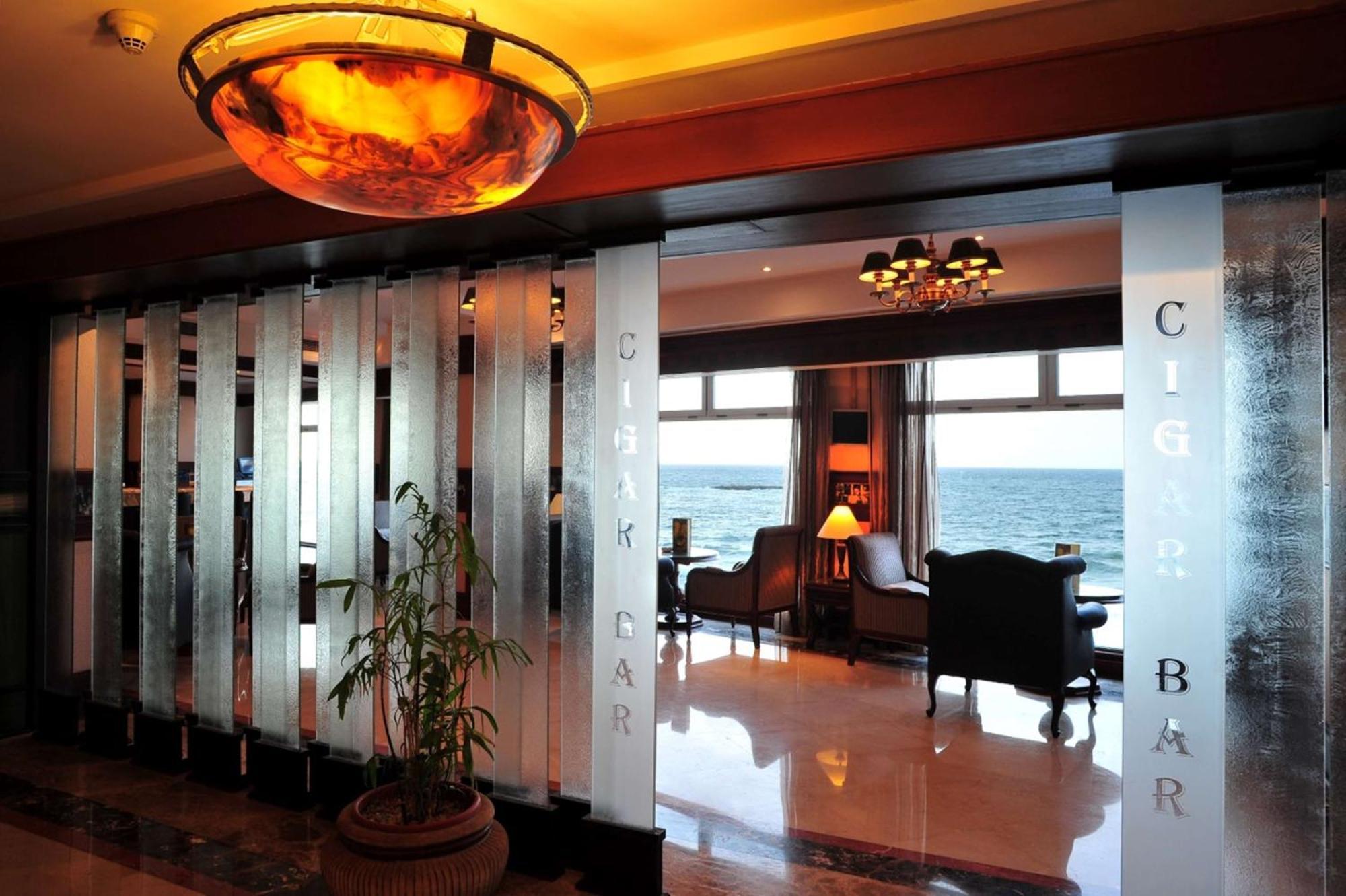 Hilton Alexandria Corniche Hotel Bagian luar foto Interior of the hotel