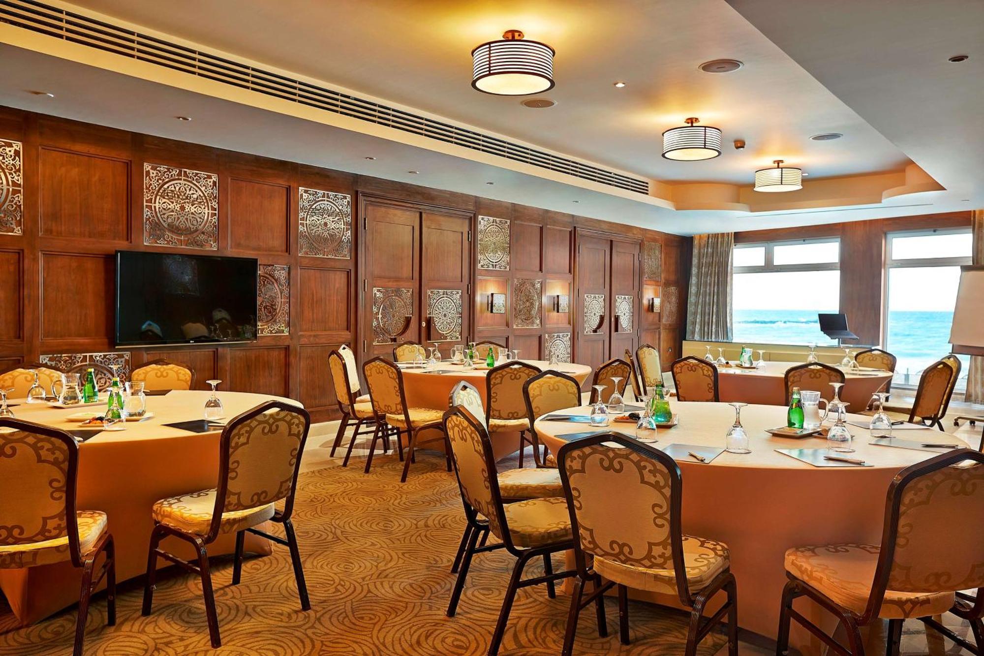 Hilton Alexandria Corniche Hotel Bagian luar foto The meeting room