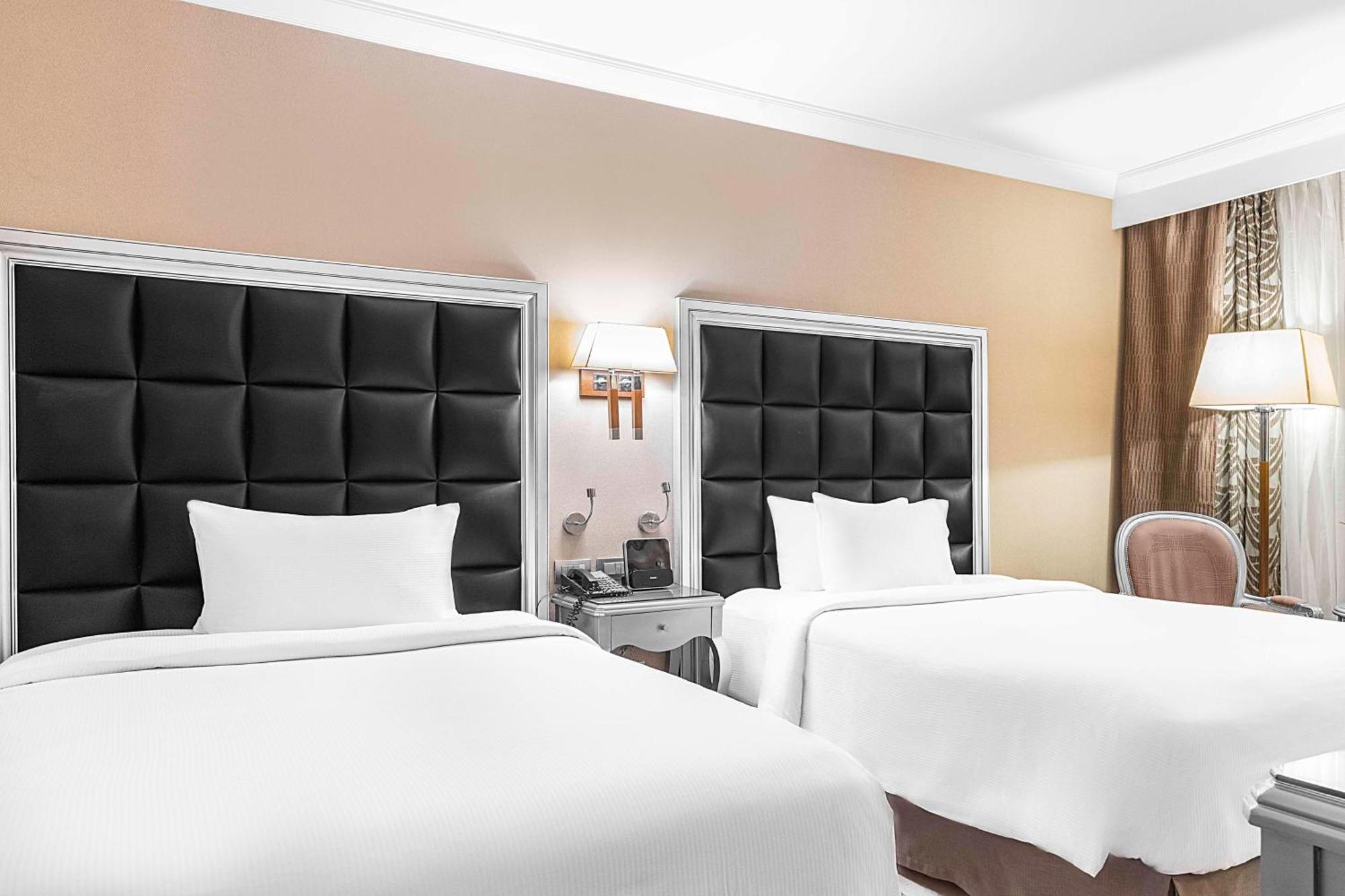 Hilton Alexandria Corniche Hotel Bagian luar foto Deluxe Room